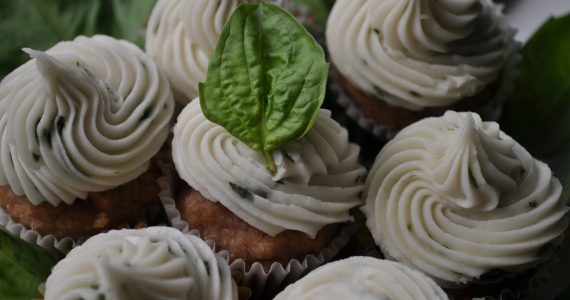 cupcake mandorle basilico