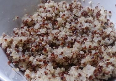 Cavolfiore arrosto con quinoa e crema di ceci