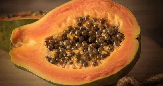 Insalata di papaya e avocado.