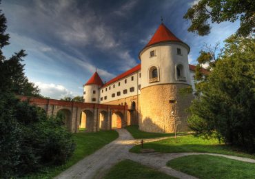 Mokrice Castle 2