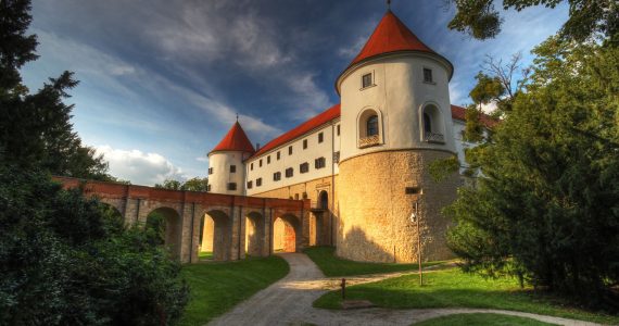 Mokrice Castle 2