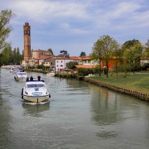 Vacanza a Venezia esplorando la laguna con l’houseboat
