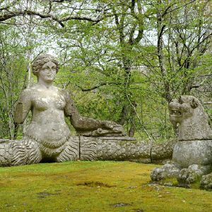 Il Parco dei Mostri di Bomarzo in Lazio e la Piramide Etrusca