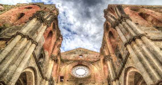 san galgano spada nella roccia
