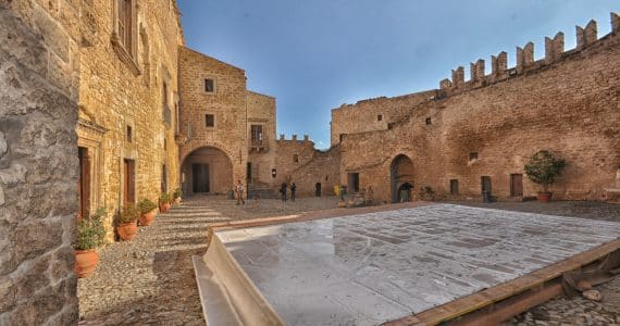 castello carini mano
