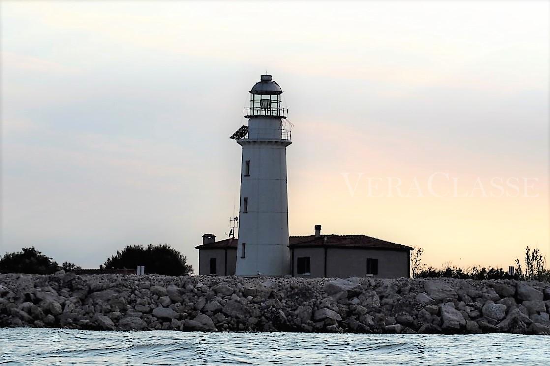 Isola dell'Amore Faro di Goro