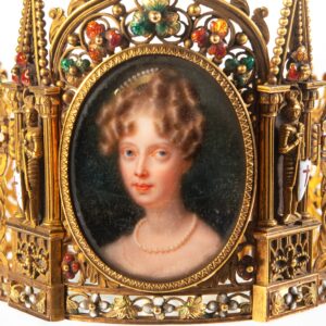 J. L. Crouzet, Bracciale con ritratto in miniatura della duchessa di Berry, Oro, smalti, tempera su avorio, 1830 ca., Collezione privata