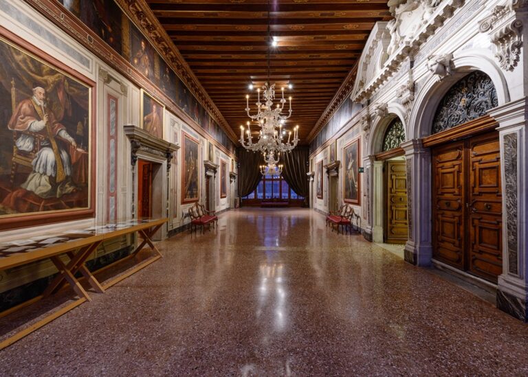 Mostra profumi palazzo mocenigo venezia