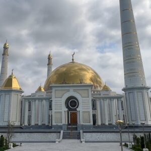 Turkmenistan: guida completa tra deserto del Karakum, Merv e la Porta dell’Inferno