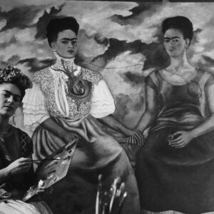 Nickolas-Muray_Frida-mentre-dipinge-Le-due-Frida_1938-ca-1