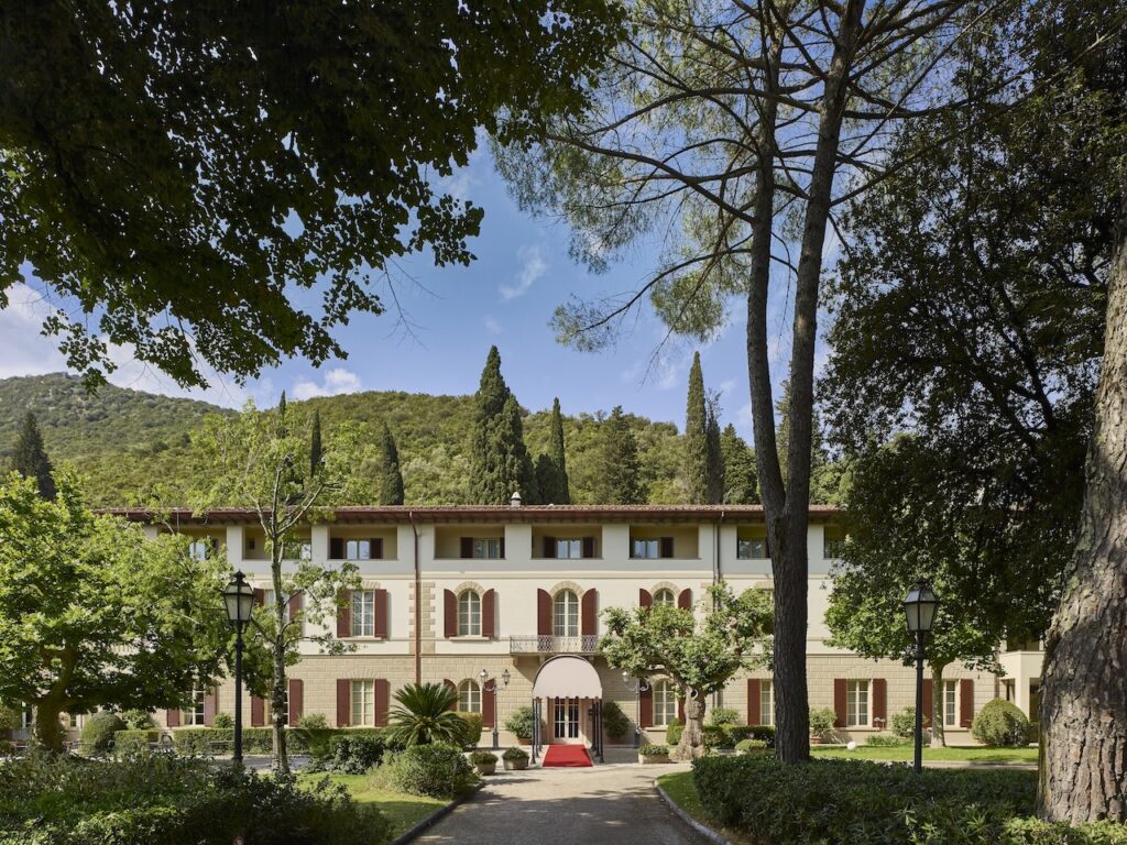 Grotta Giusti_Villa Facade_Central View