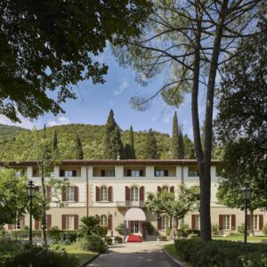 Grotta Giusti_Villa Facade_Central View