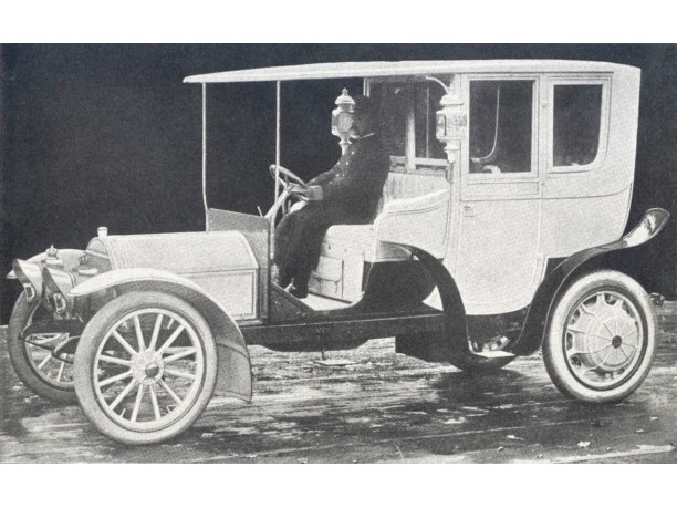 125 anni di innovazioni ed eleganza per Mercedes