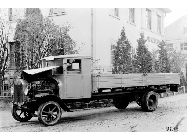 125 anni di innovazioni ed eleganza per Mercedes