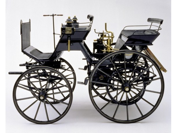 125 anni di innovazioni ed eleganza per Mercedes