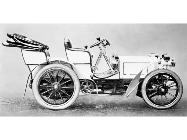125 anni di innovazioni ed eleganza per Mercedes