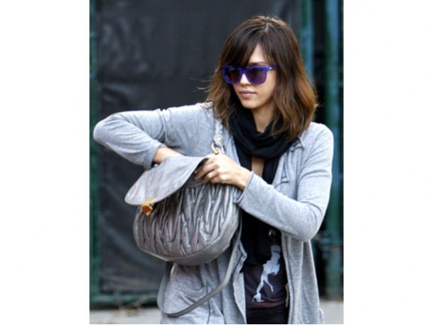 Jessica Alba sceglie Miu Miu