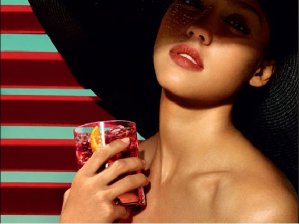 Jessica Alba sceglie Miu Miu