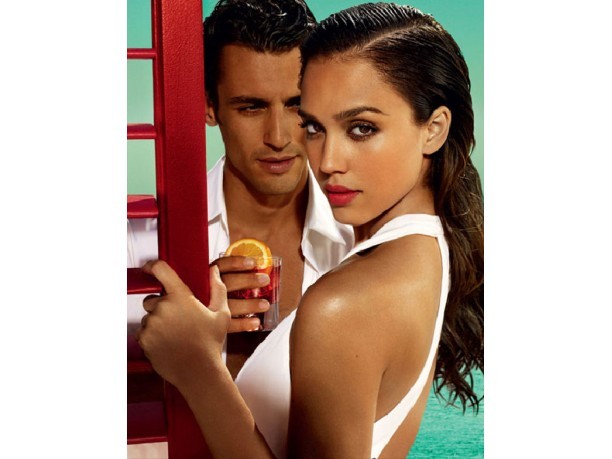 Jessica Alba sceglie Miu Miu
