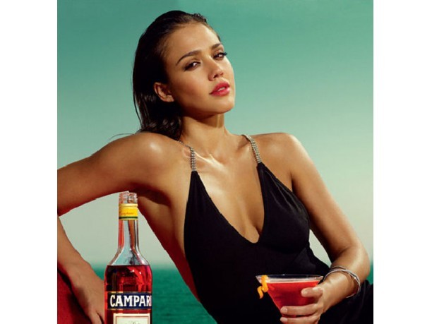 Jessica Alba sceglie Miu Miu