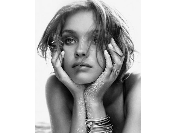 Natalia Vodianova sensuale stilista per Etam
