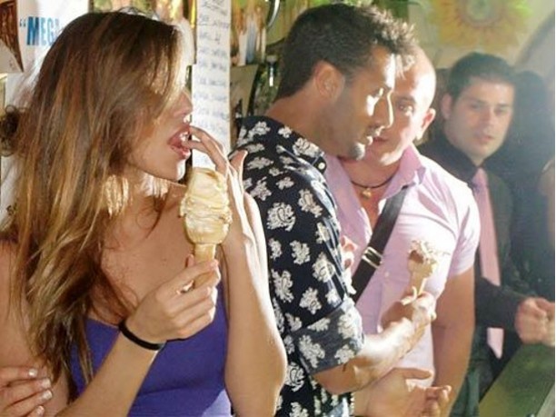 Belen Rodriguez e Fabrizio Corona sposi per finta