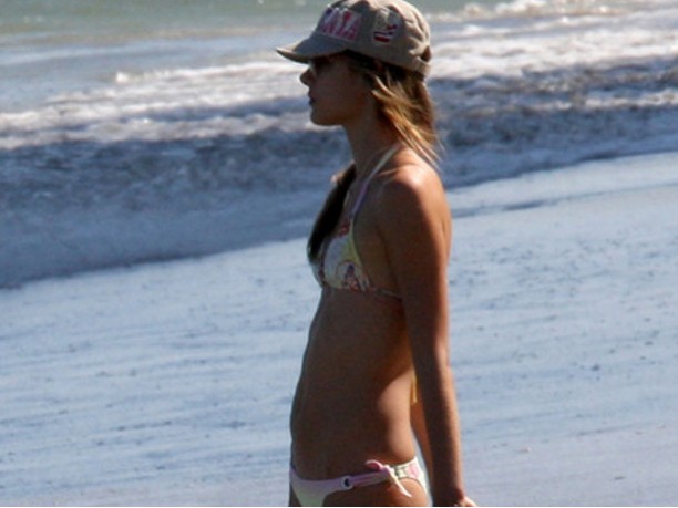 Alessandra Ambrosio in vacanza con la figlia