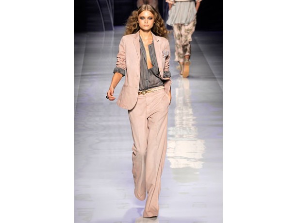 Etro donna sfilata primavera estate 2010