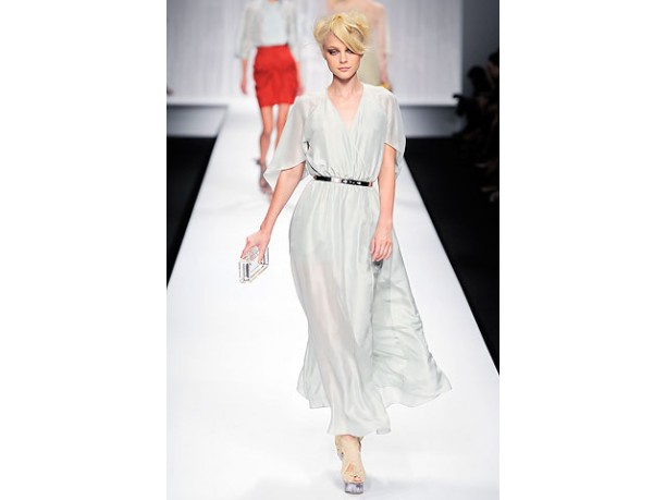 Fendi donna sfilata primavera estate 2010