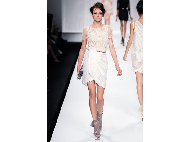 Fendi donna sfilata primavera estate 2010