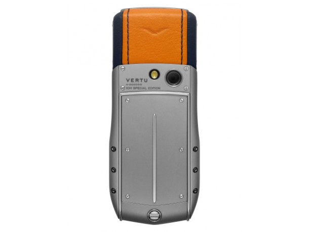Special Edition Vertu a sostegno della Fondazione ICM