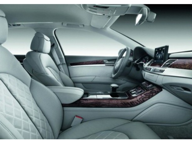 Nuova Audi A8