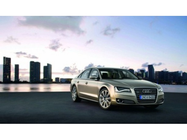 Nuova Audi A8
