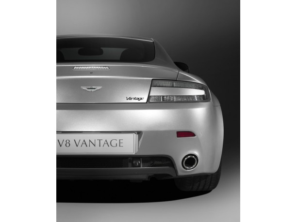 Aston Martin V8