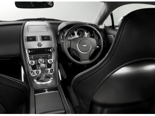 Aston Martin V8