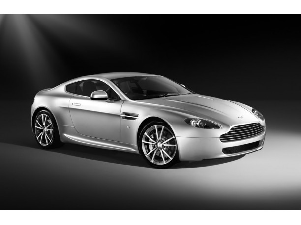 Aston Martin V8