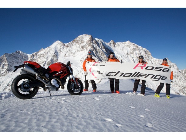 Ducati Monster vola in rosa