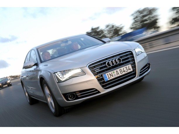 Audi A8 – Porva su strada