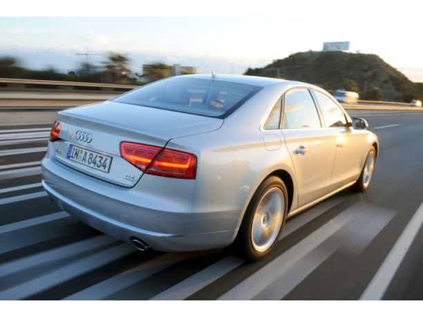 Audi A8 – Porva su strada