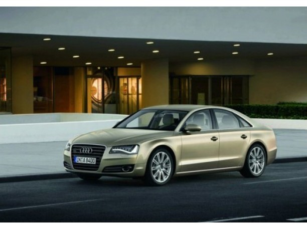 Audi A8 – Porva su strada