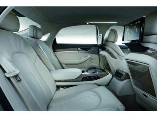 Audi A8 – Porva su strada