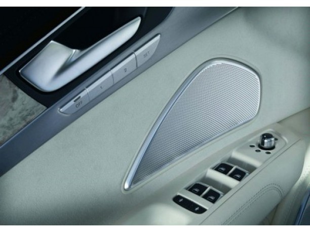 Audi A8 – Porva su strada