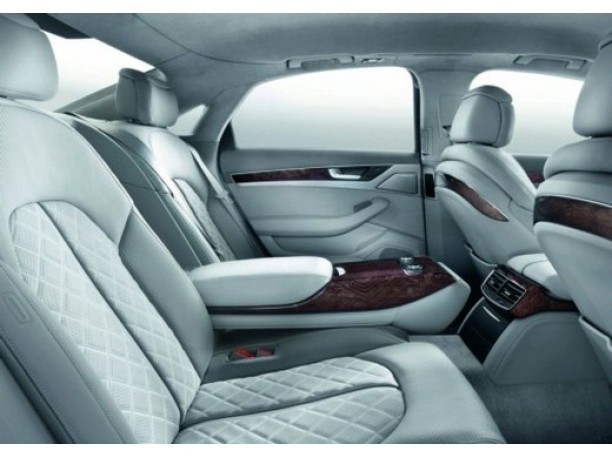 Audi A8 – Porva su strada