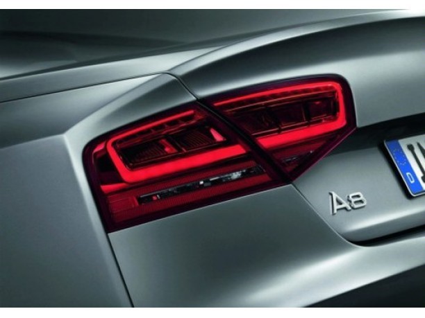 Audi A8 – Porva su strada