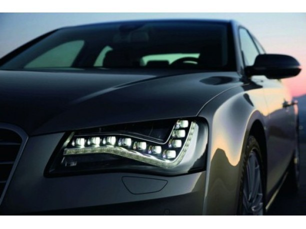 Audi A8 – Porva su strada