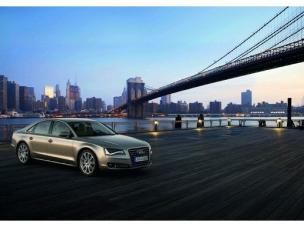 Audi A8 – Porva su strada