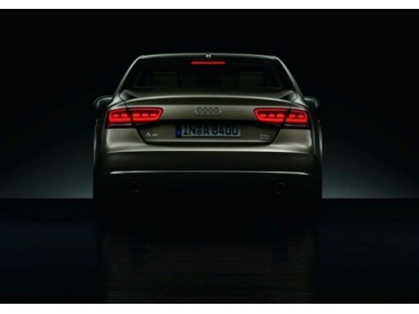 Audi A8 – Porva su strada