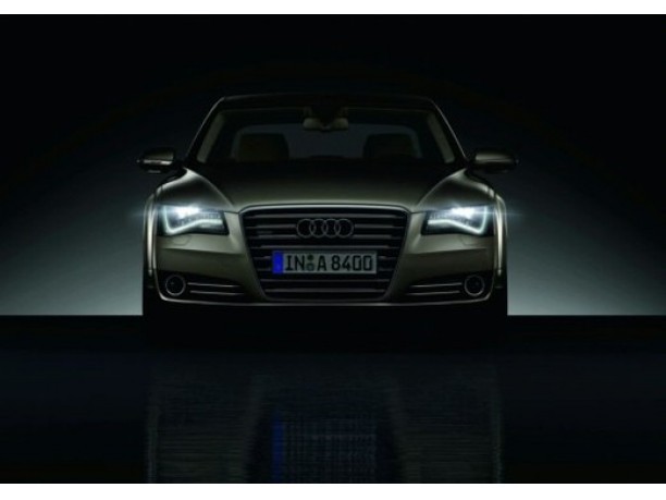 Audi A8 – Porva su strada