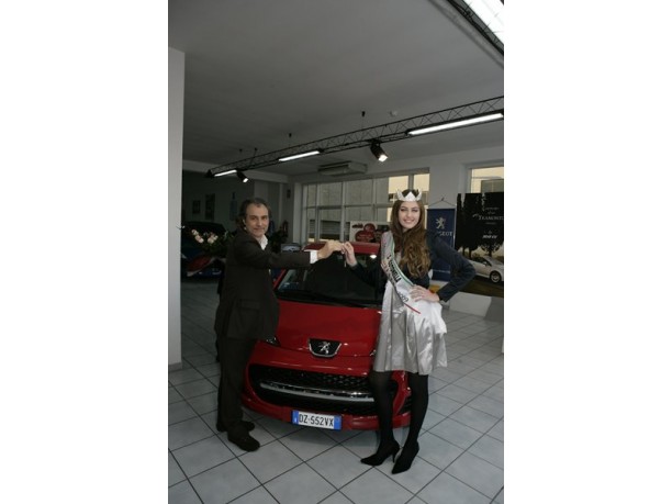 Miss Italia e Peugeot 107 insieme