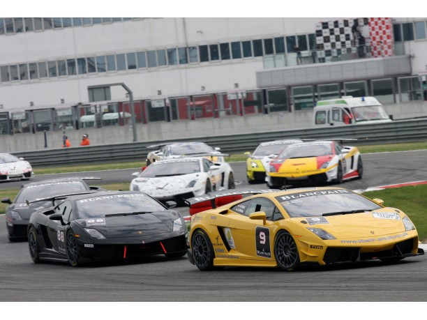 Torna il Super Trofeo Lamborghini